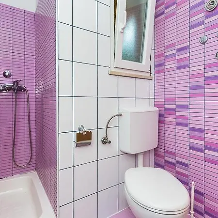 Robinson Medvidna Hvar Zastražišće