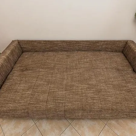 Robinson Medvidna Hvar *